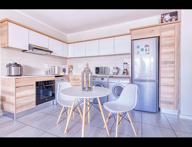 1 BEDROOM APARTMENT TO LET IN WATERFALL